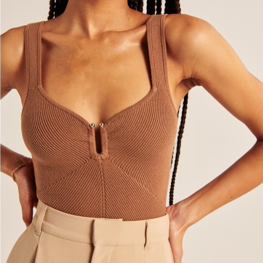 Abercrombie Bare Hardware Bodysuit 🤎 - Picture 2 of 5